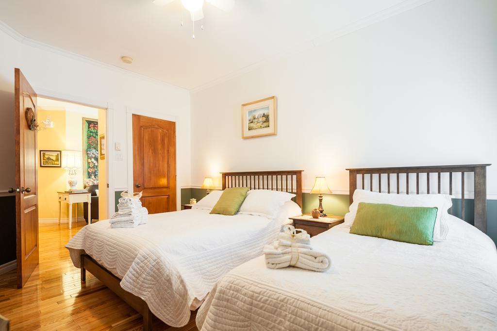 Bed and Breakfast Le Royal Champ\u00EAtre à Boischatel Chambre photo